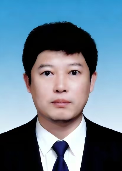 苑开深 营口市司法局党组成员、副局长